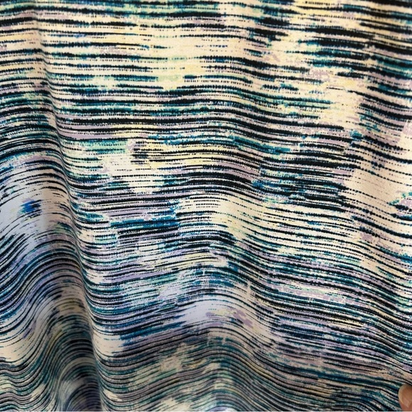 Lululemon Cool Racerback Tank Blurry Belle Multi. Probable Size 6 or 8. - Picture 3 of 6